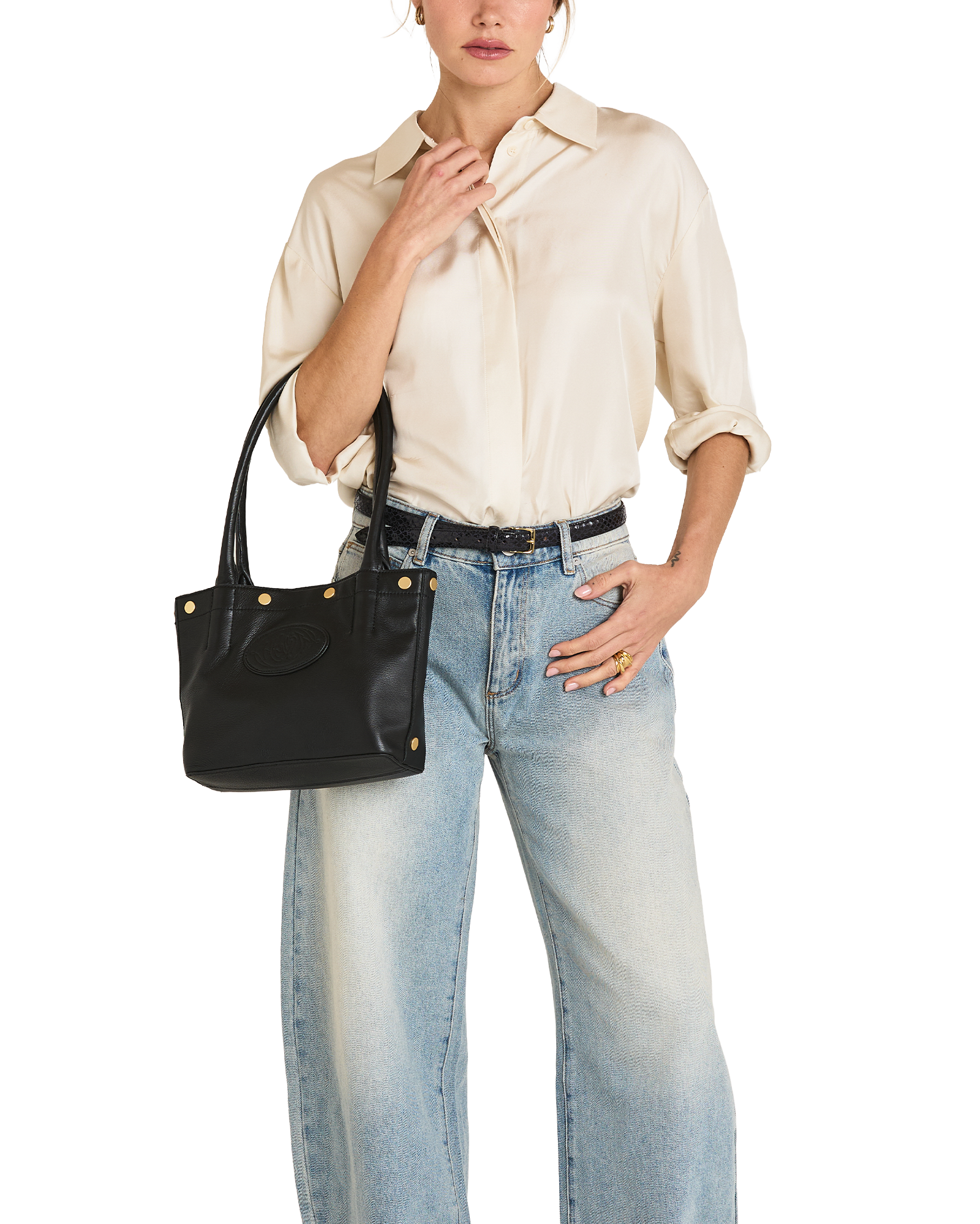 Olympia-Sml-Black-BG-Model-View