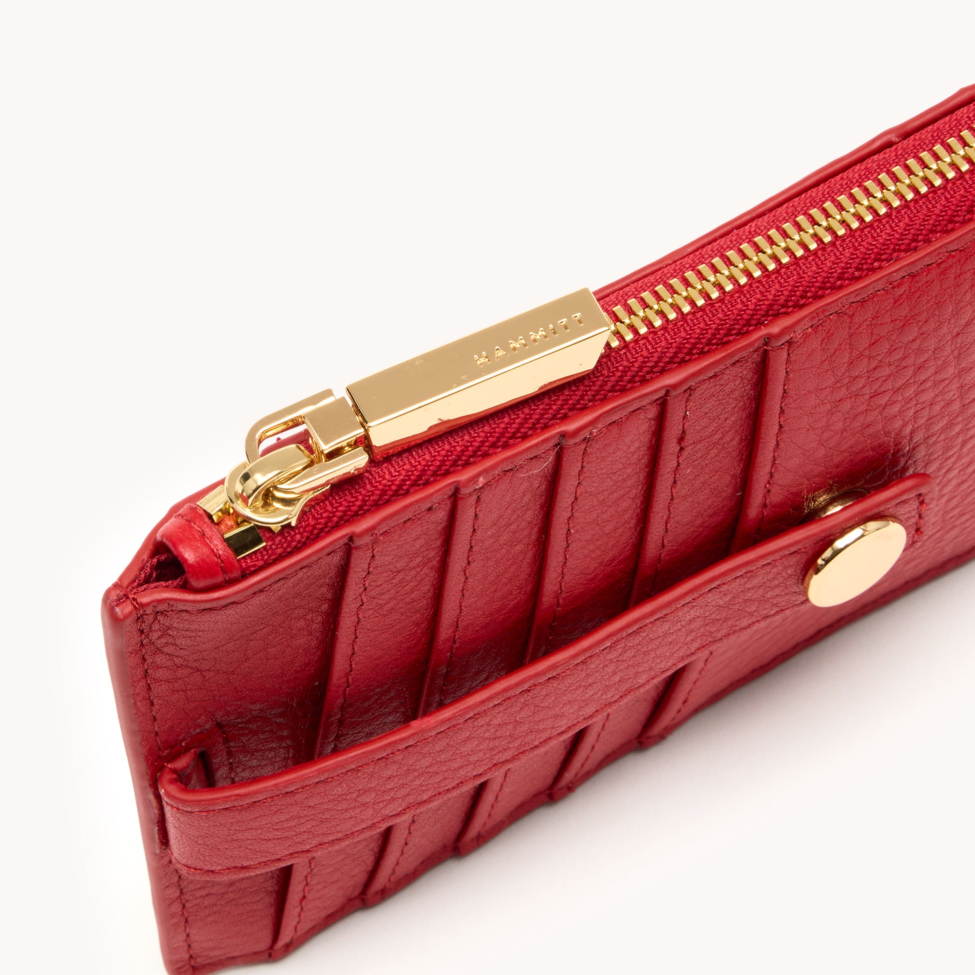 210-West-Chili-Red-G-Front-View-Detail