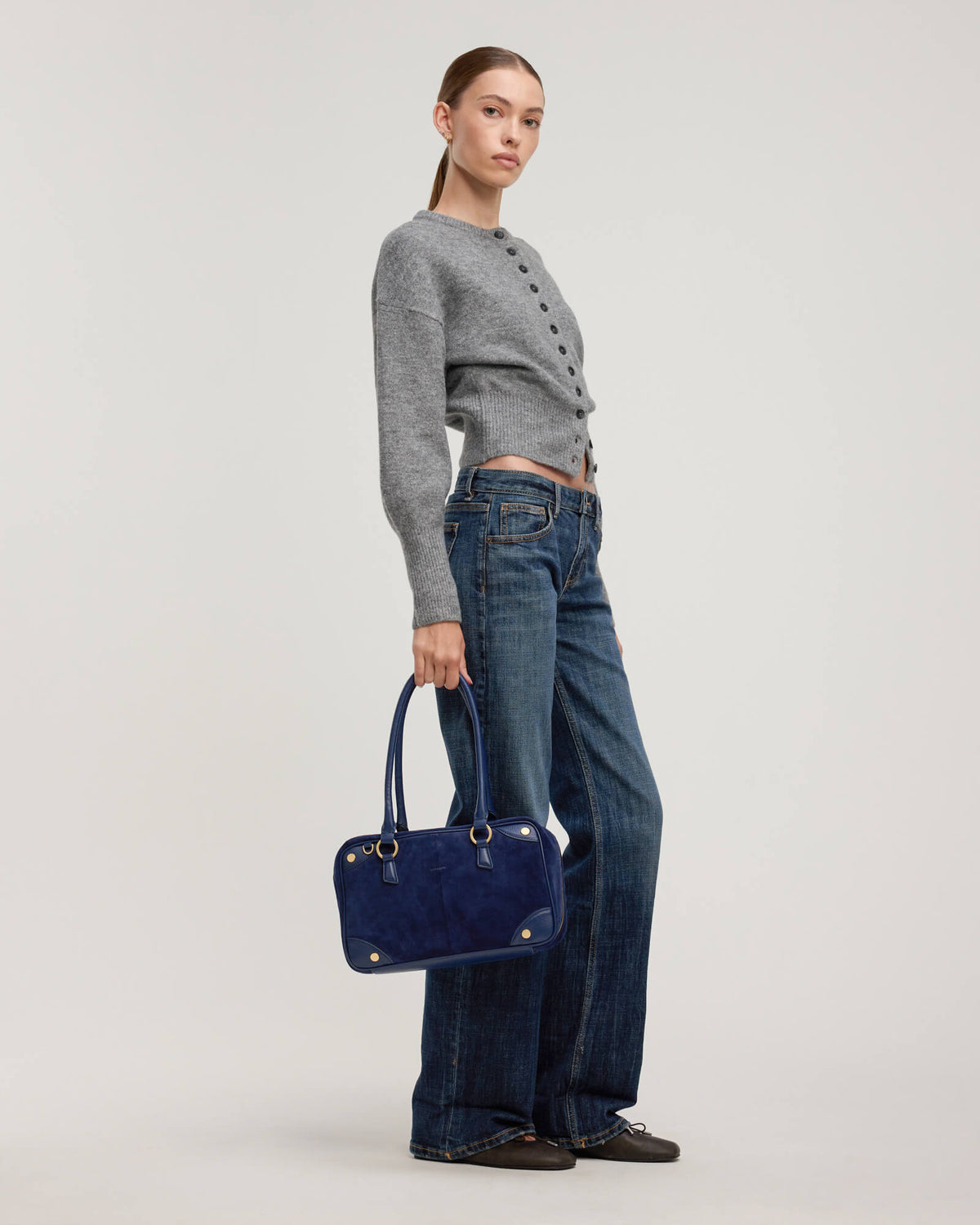 Model height is 5'10''