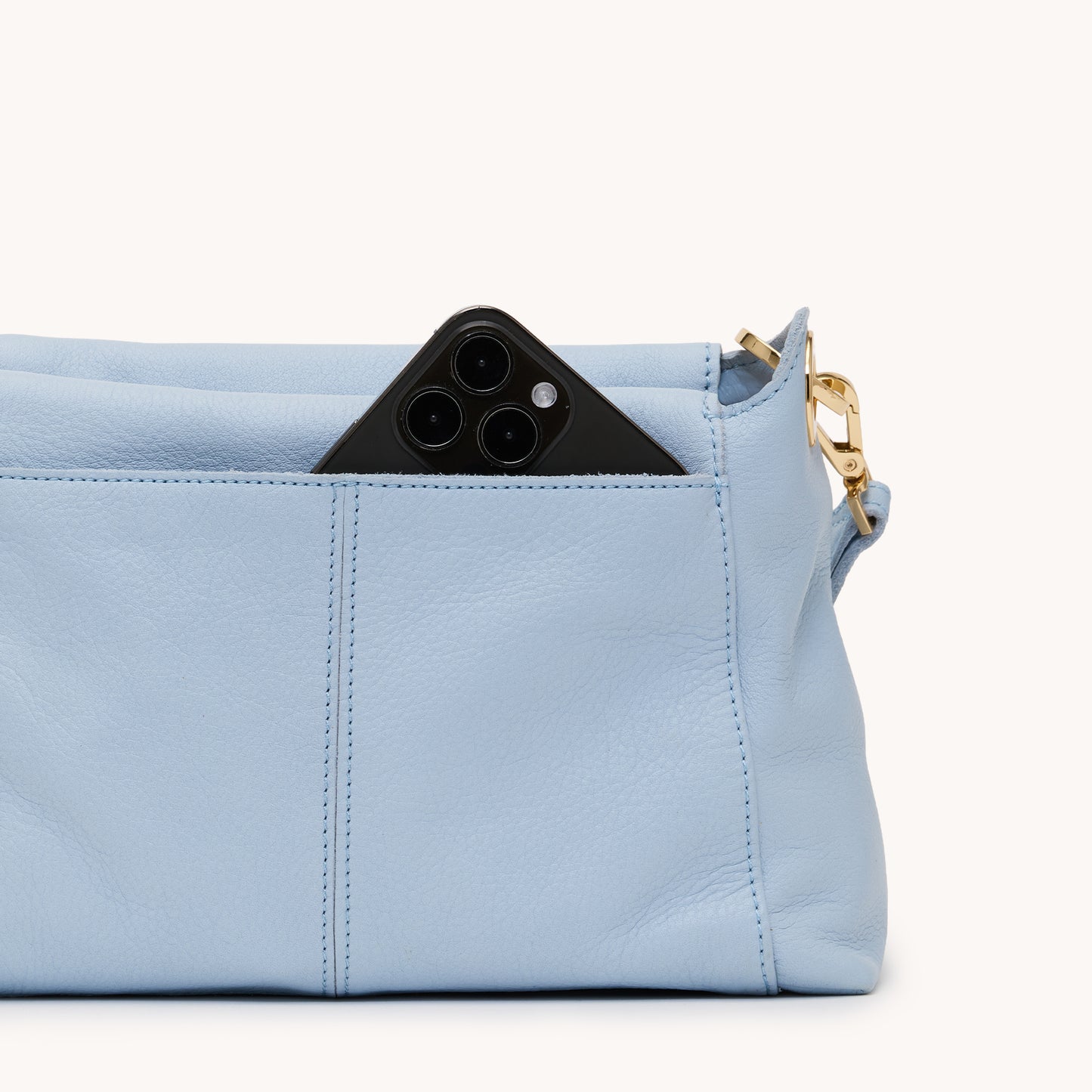 Bryant-Med-Hazy-Blue-G-Back-View-Detail