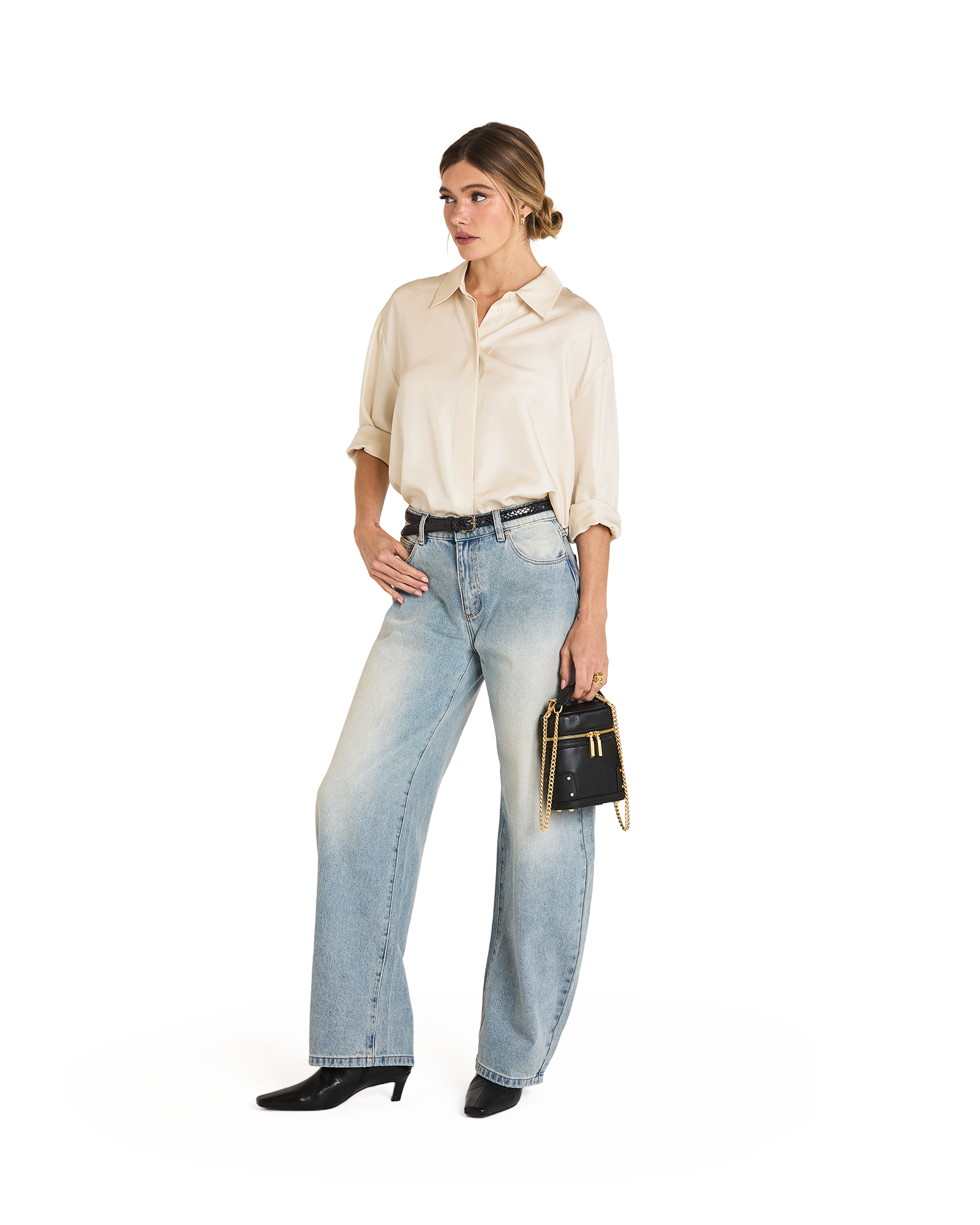 Model height is 5'9''