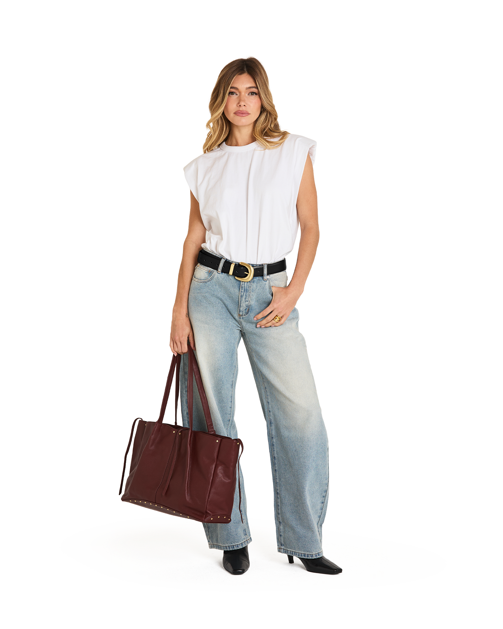 Model height is 5'9'