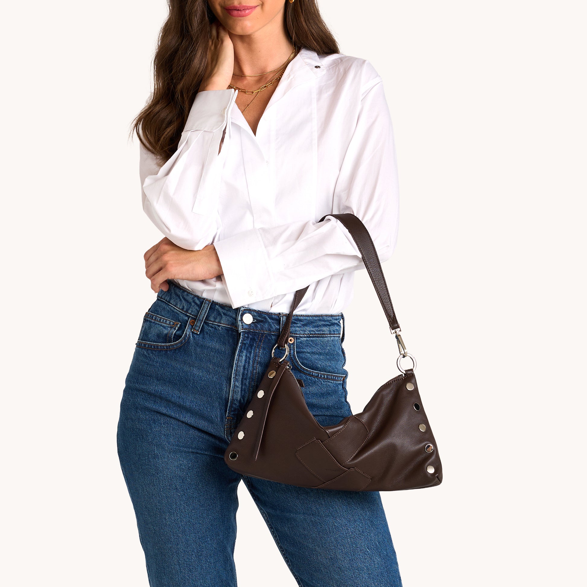 Kyle-Med-Espresso-Weave-S-Model-View