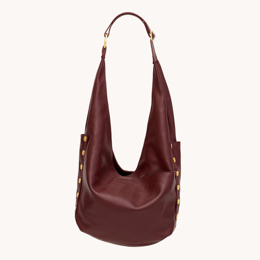 Tom-Zip-Cherrywood-Pebble-BG-Front-View