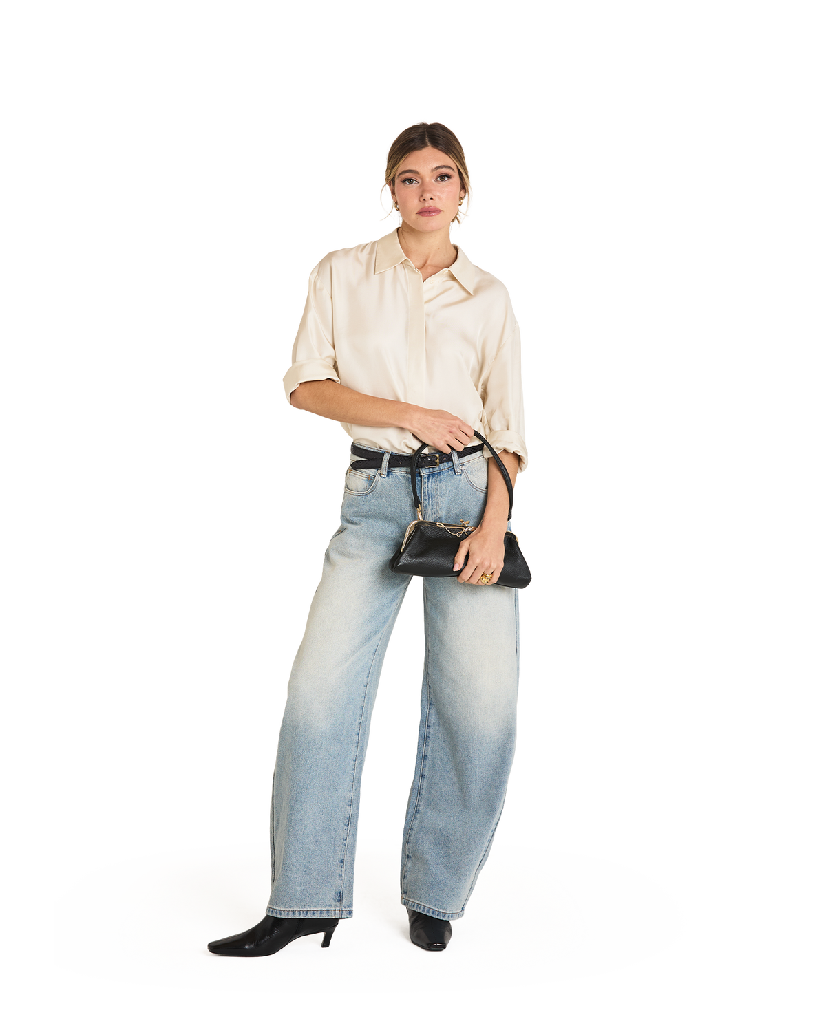 Model height is 5'9''