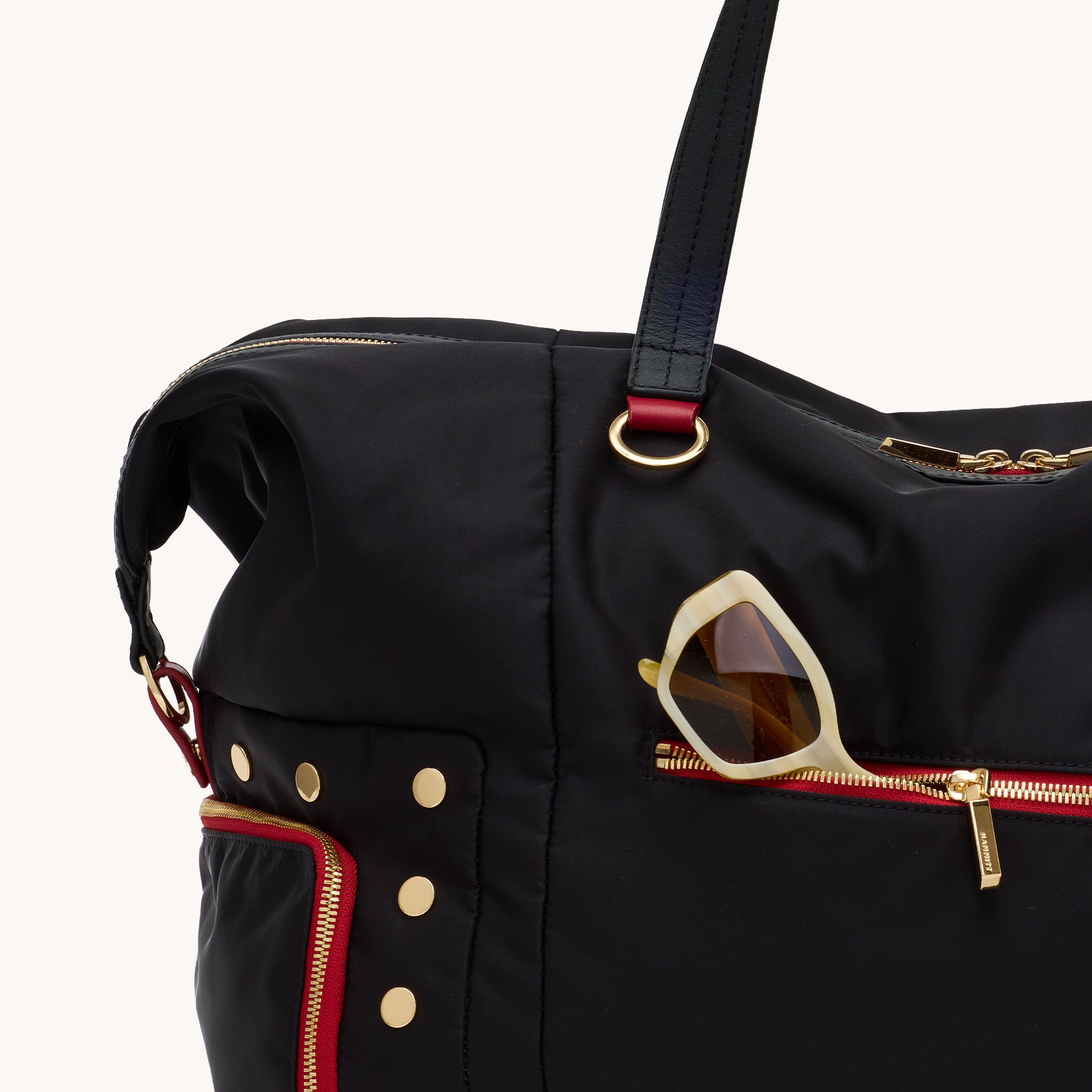Ivy-Weekender-Black-Nylon-G-Red-Zip-Front-View-Detail