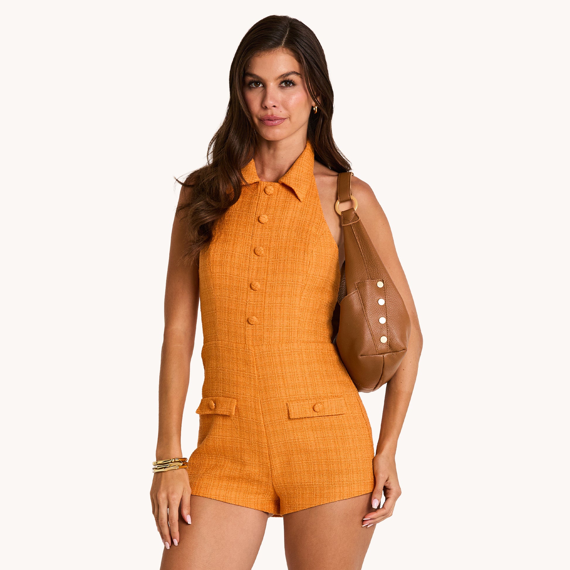 Tom-Zip-Med-Mahogany-Pebble-BG-Red-Zip-Model-View