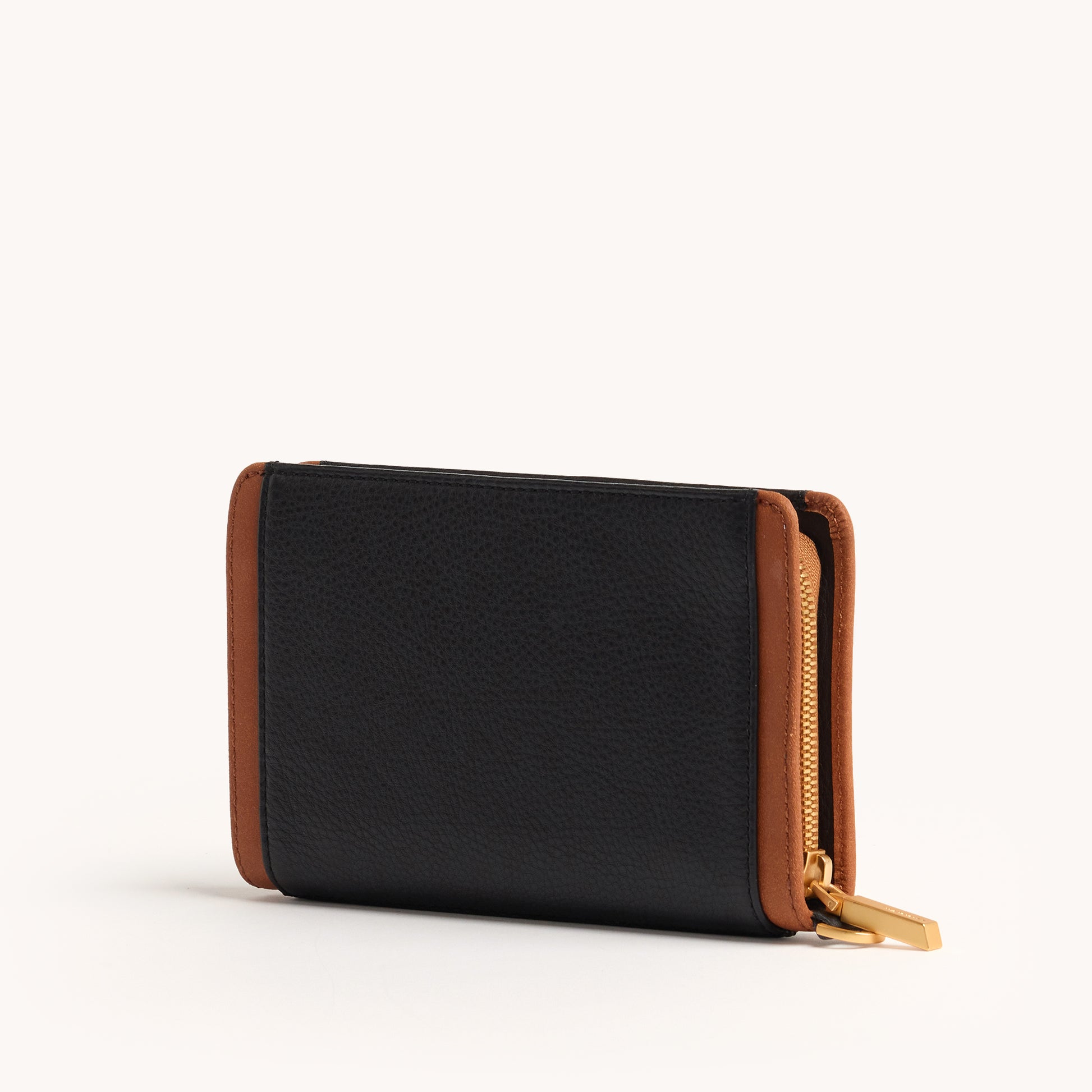 Bryant-Wallet-North-End-BG-Detail-View