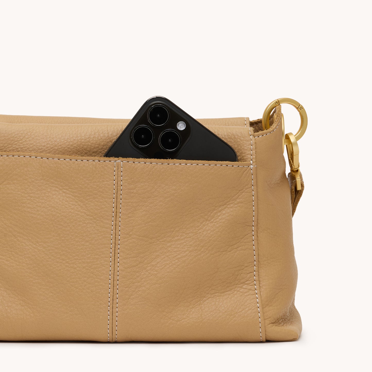 Bryant-Med-Toasty-Sand-BG-Back-View-Detail