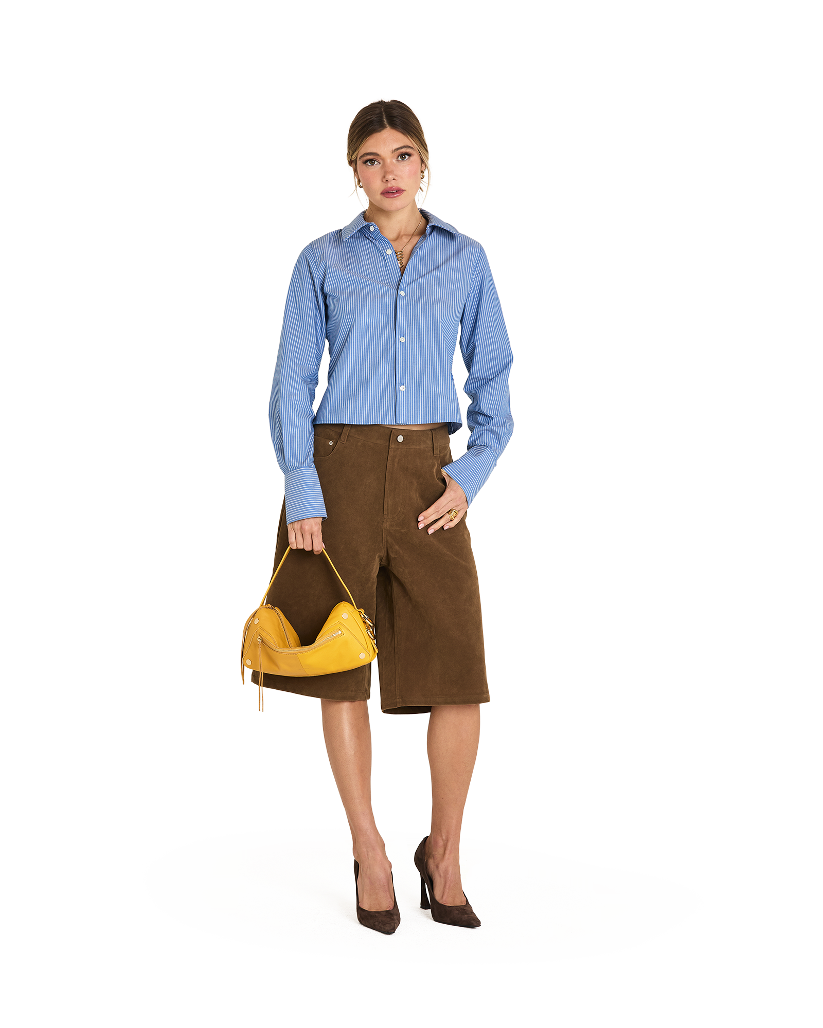 Model height is 5'9.5''