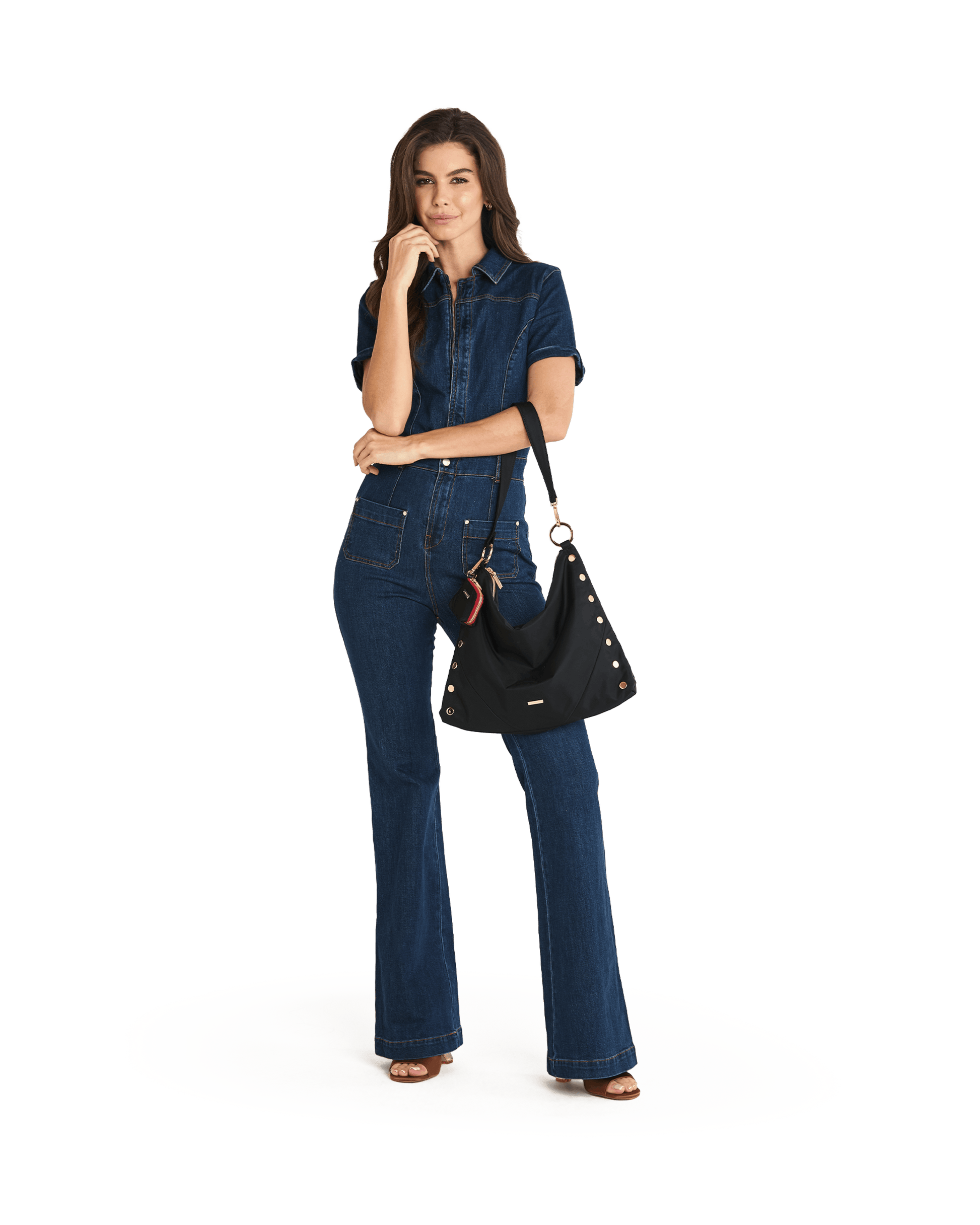 Model height is 5'9.5''