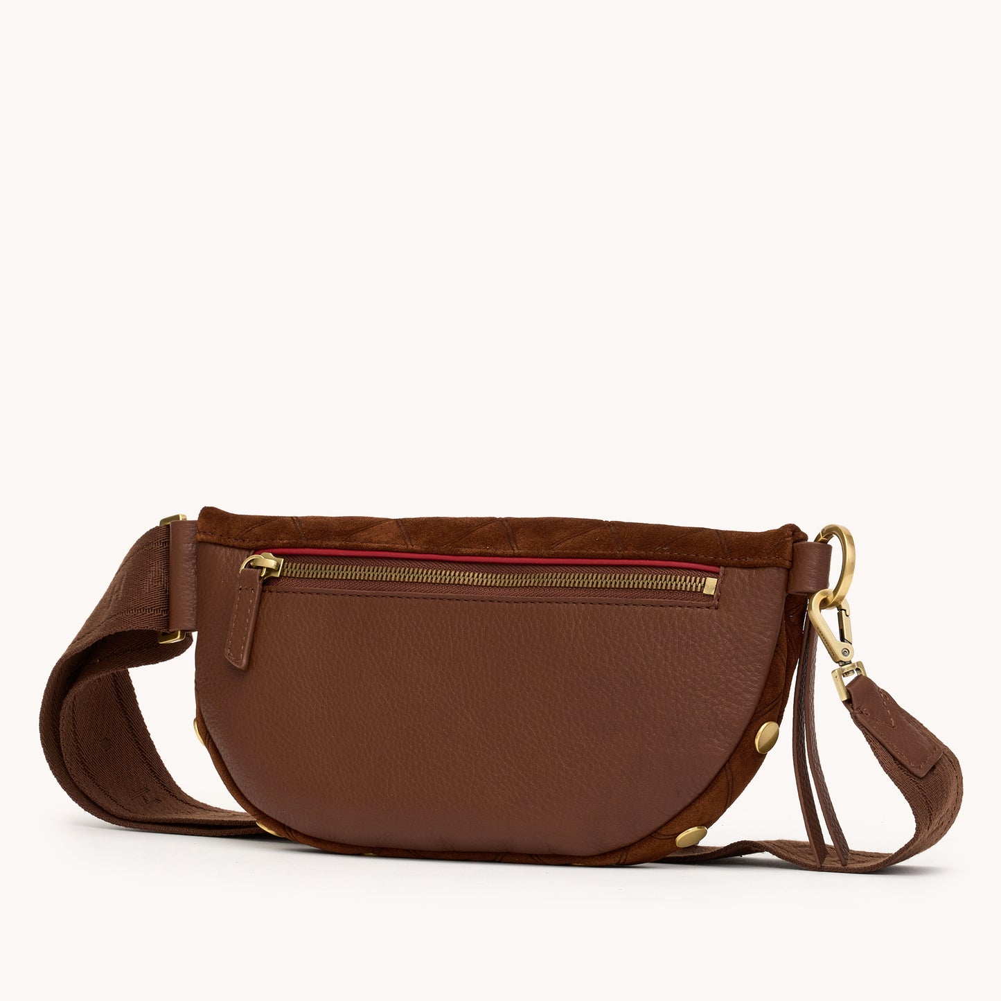 Charles-Crossbody-Med-Choco-Diamond-S-AG-Detail-View
