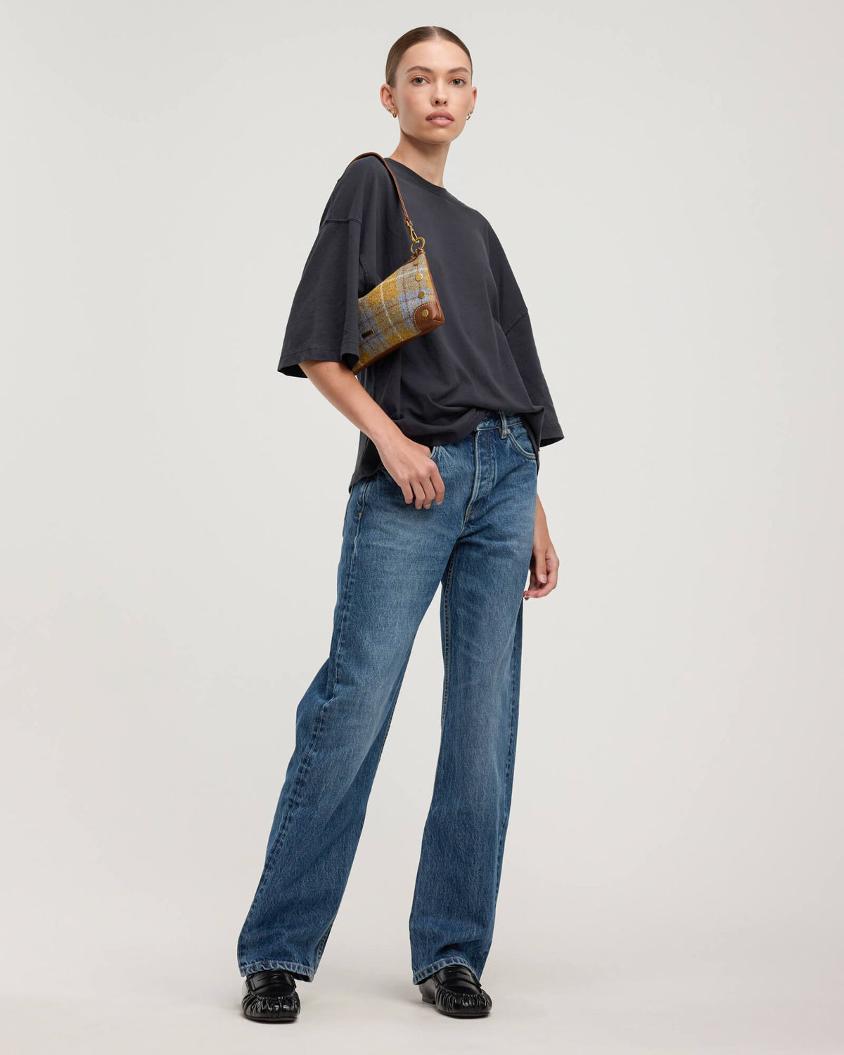 Model height is 5'10''