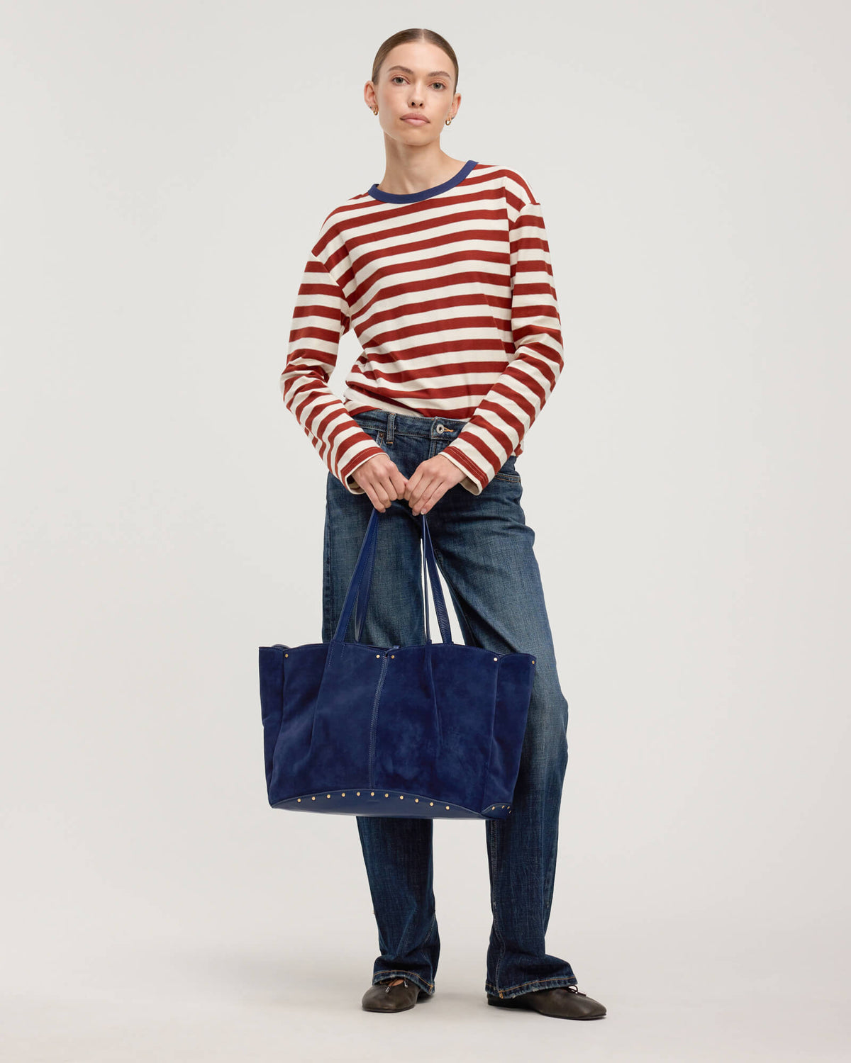 Model height is 5'10''