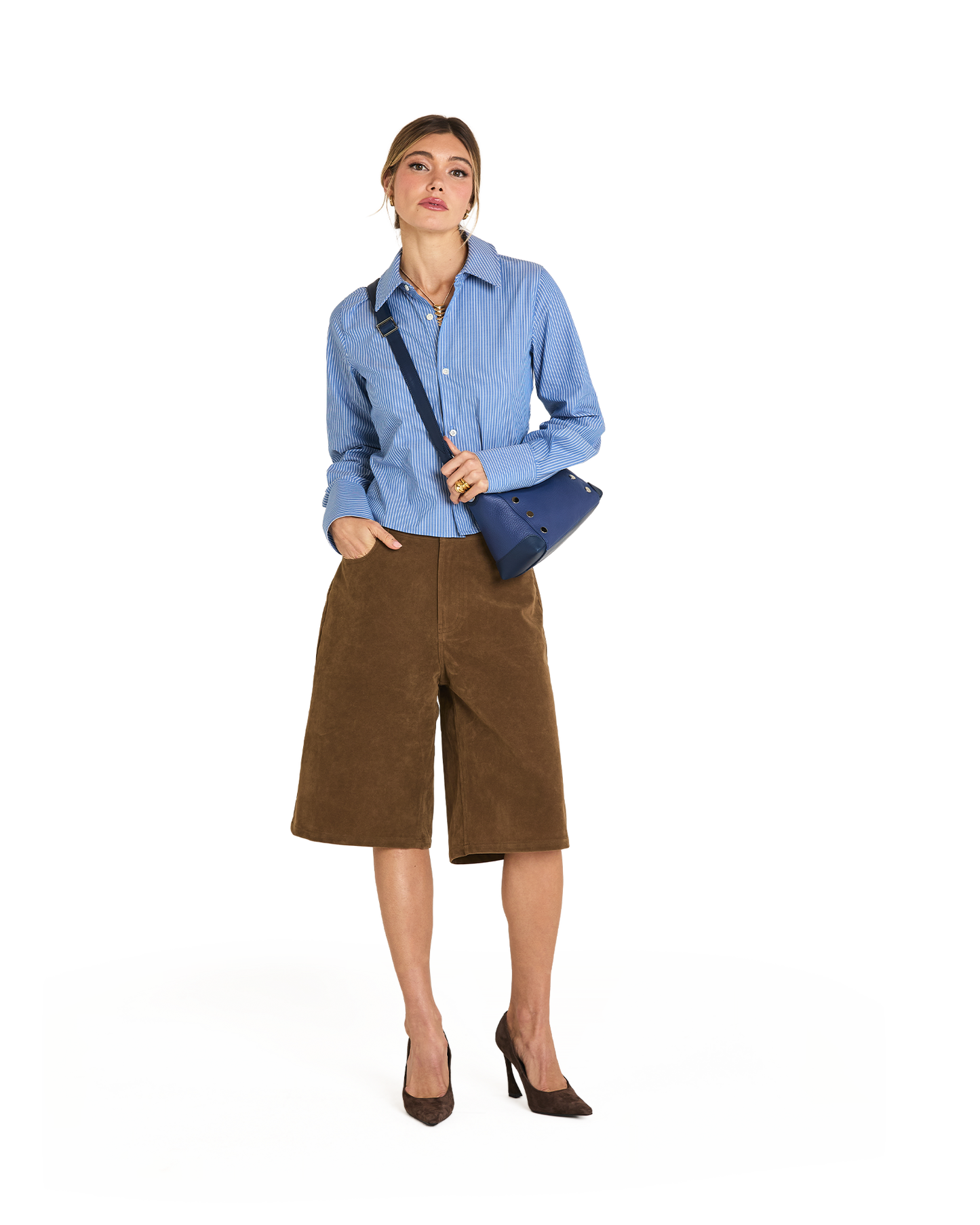 Model height is 5'9''