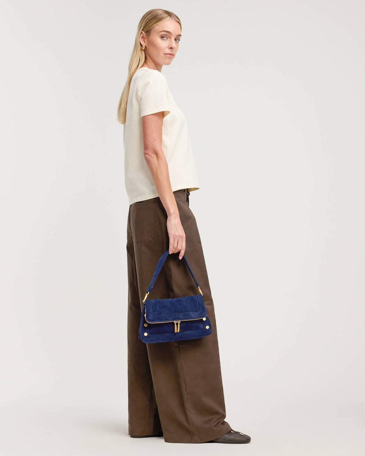 Model height is 5'10''