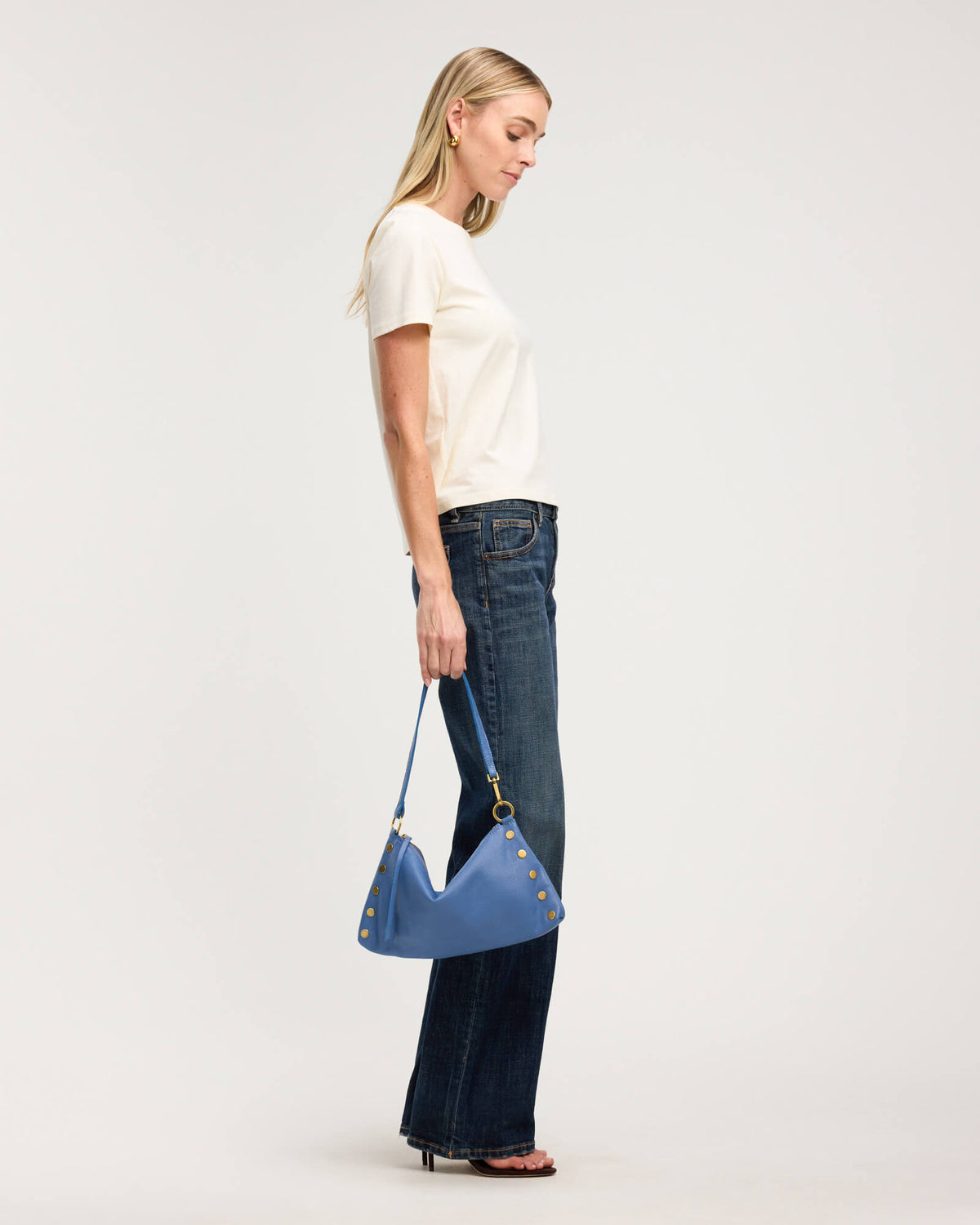 Model height is 5'10''