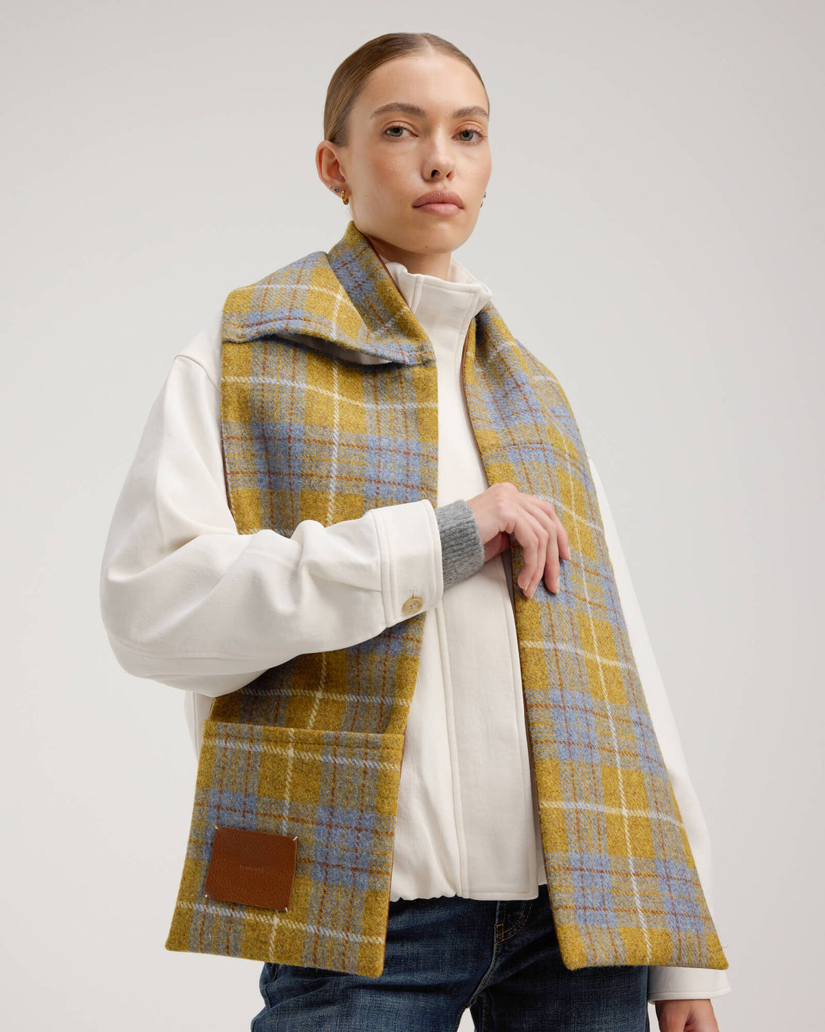 Lenny-Highlands-Tweed-Model-View-3