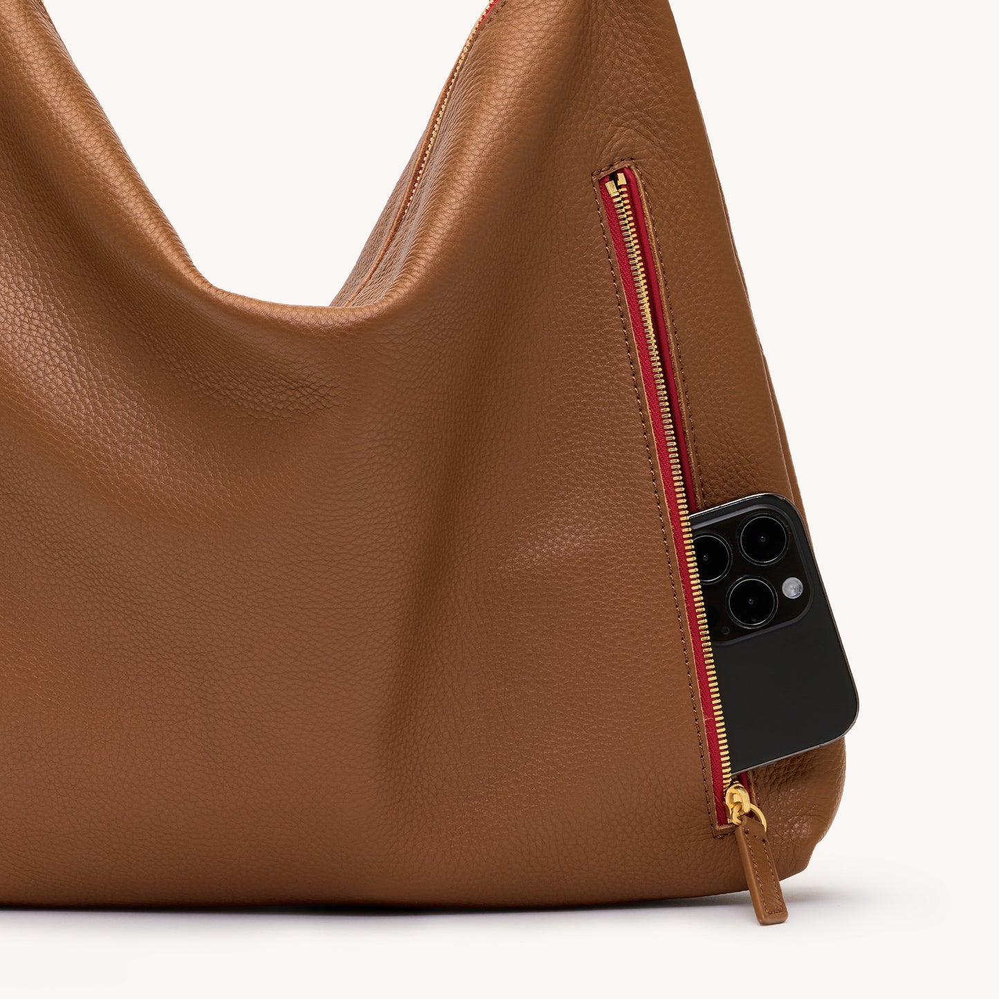 Kyle-Lrg-Mahogany-Pebble-BG-Red-Zip-Detail-View