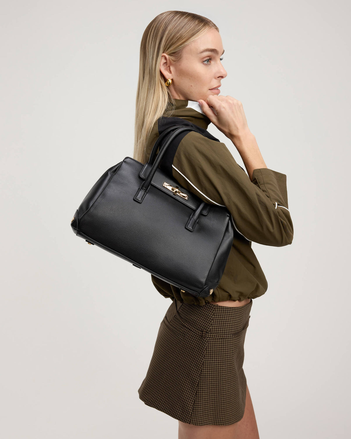 Charlotte-Tote-Black-G-Model-View