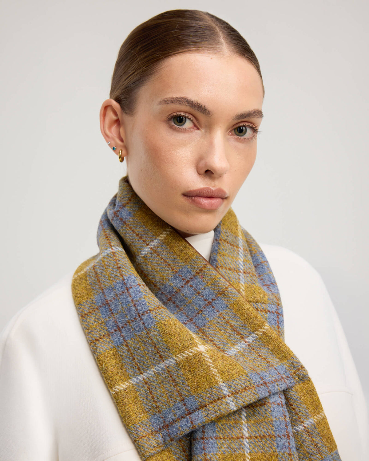 Lenny-Highlands-Tweed-Model-View-2