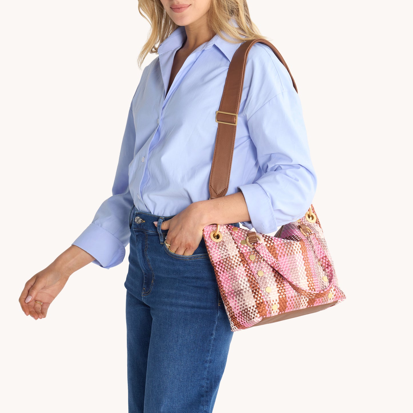 Daniel-Med-Ribbon-Weave-BG-Model-View-2