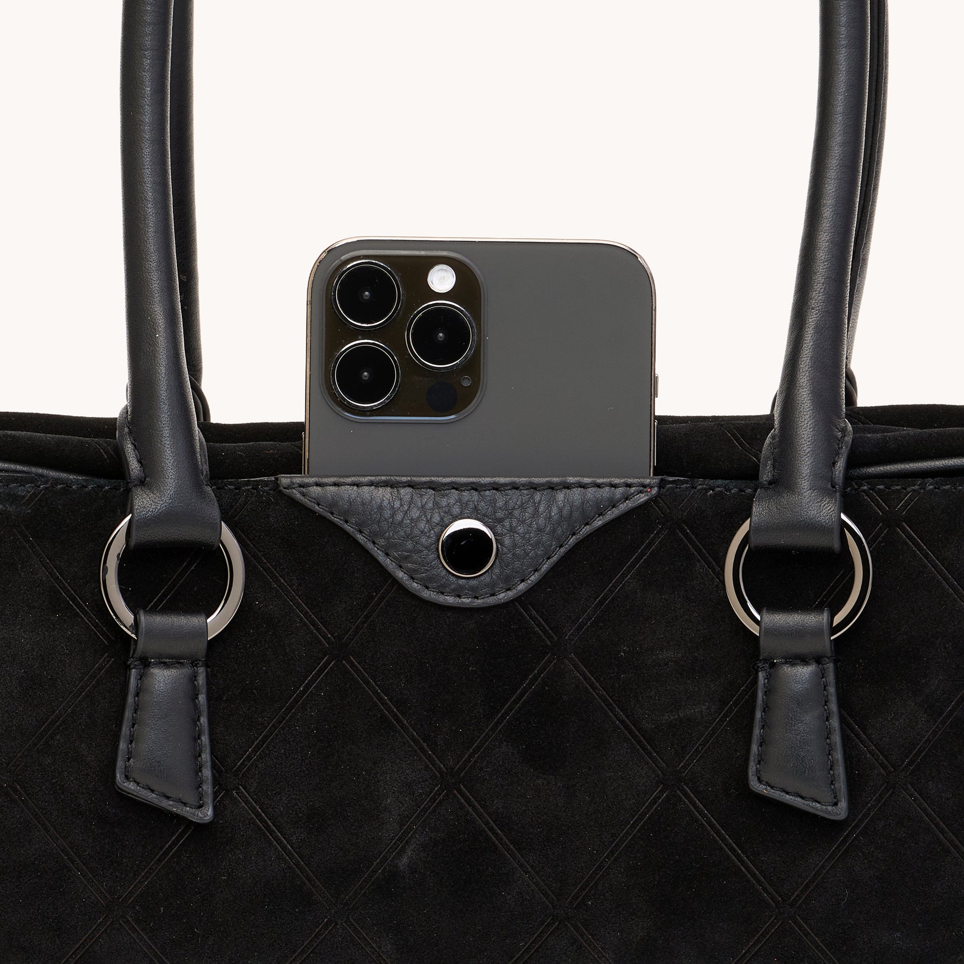 Meredith-Sml-Noir-Diamond-S-GM-Back-View