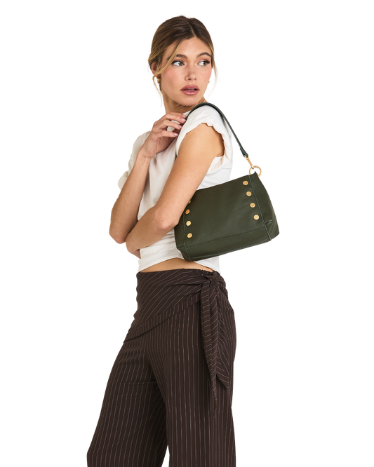 Bryant-Med-Twin-Crest-Pebble-BG-Model-View-3