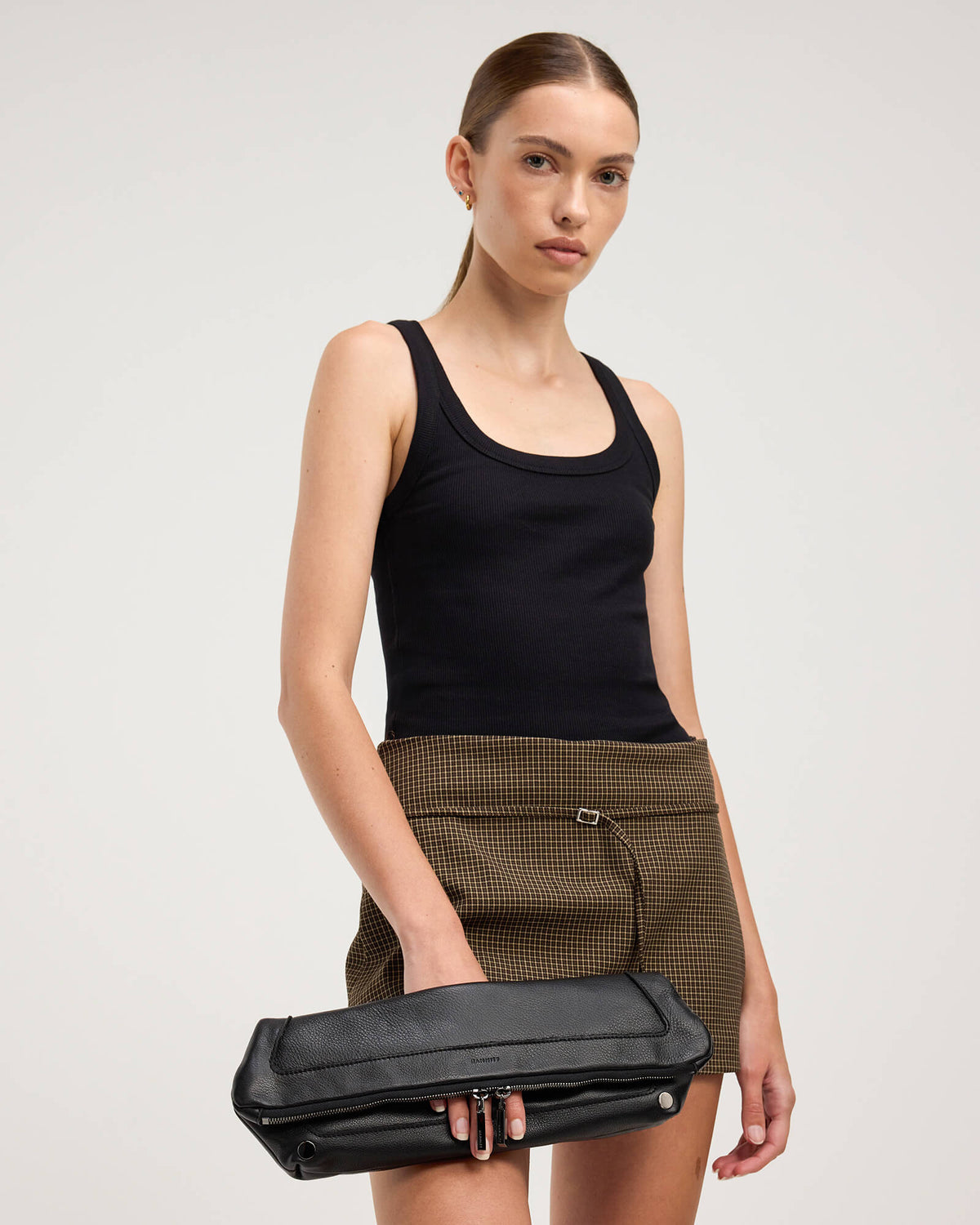 Beverly-Clutch-Black-GM-Model-View