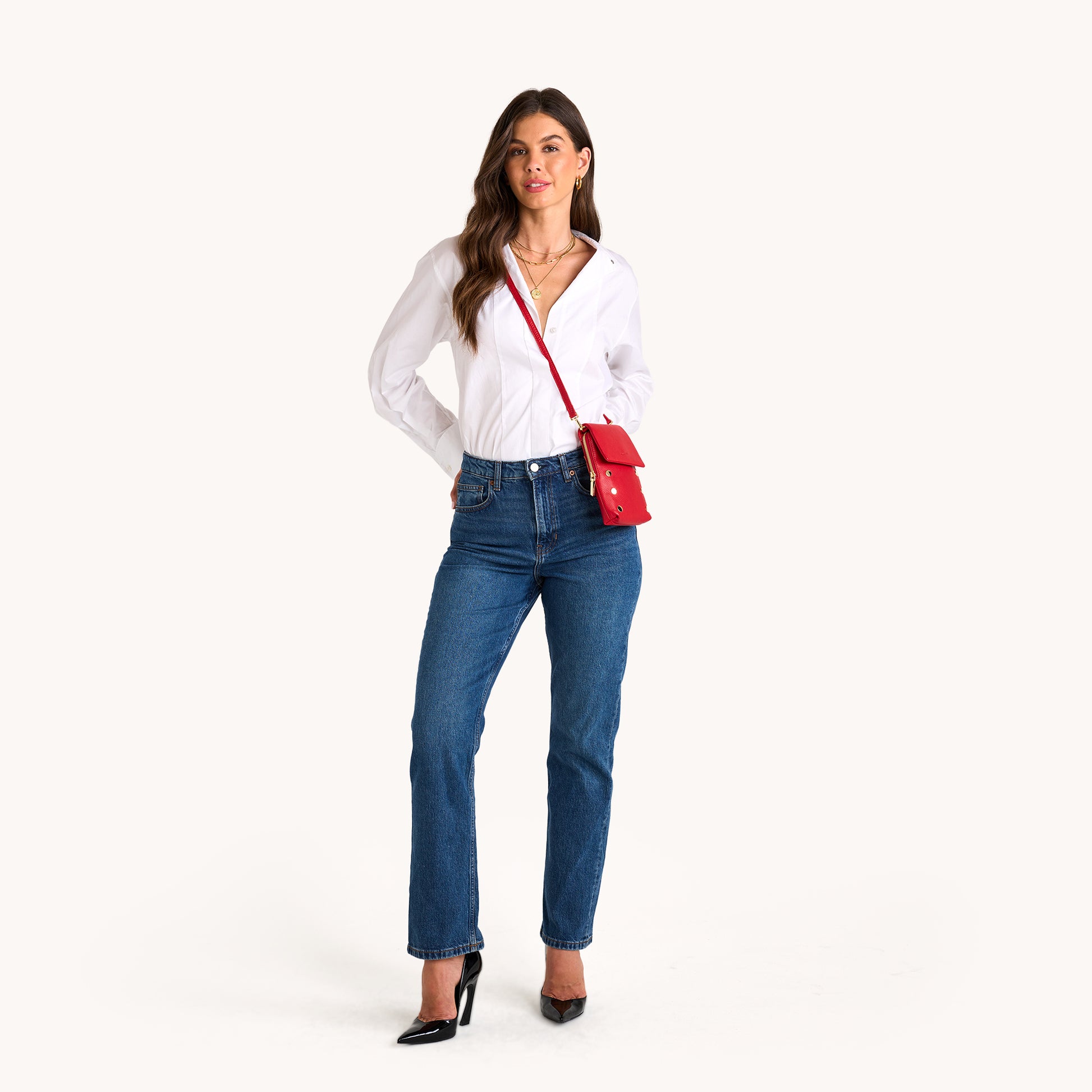 Model height is 5'9.5''