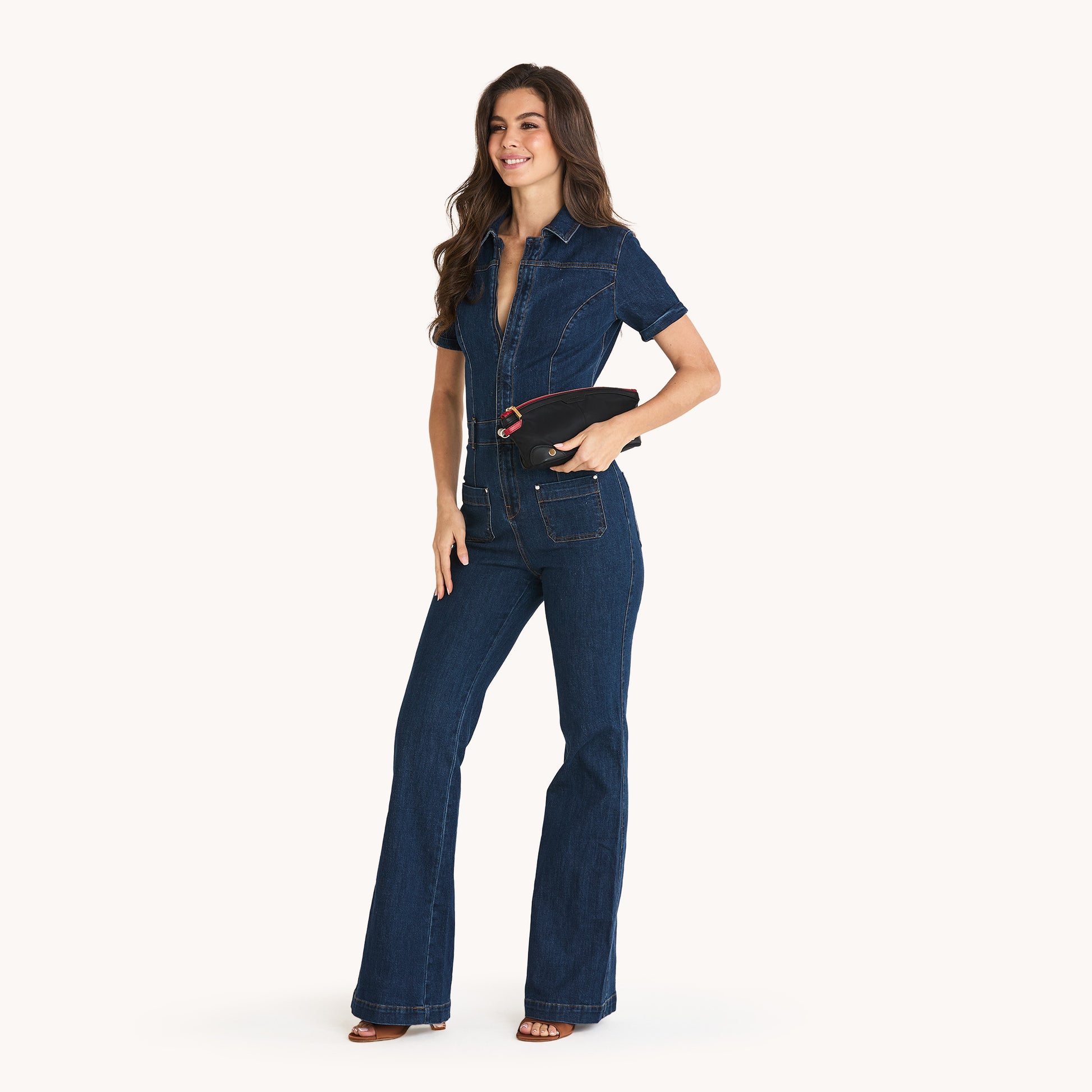 Model height is 5'9''