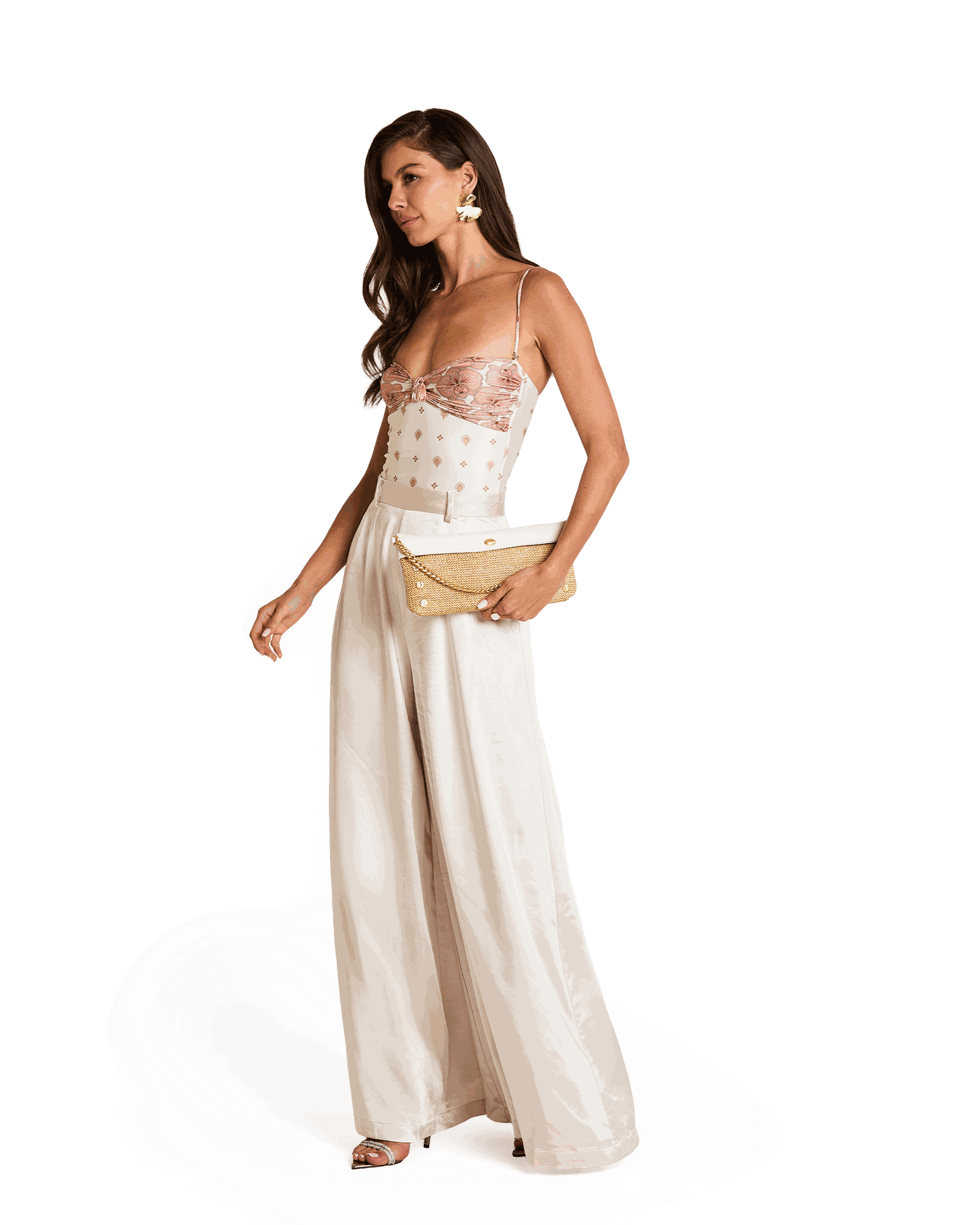 Model height is 5'9.5''