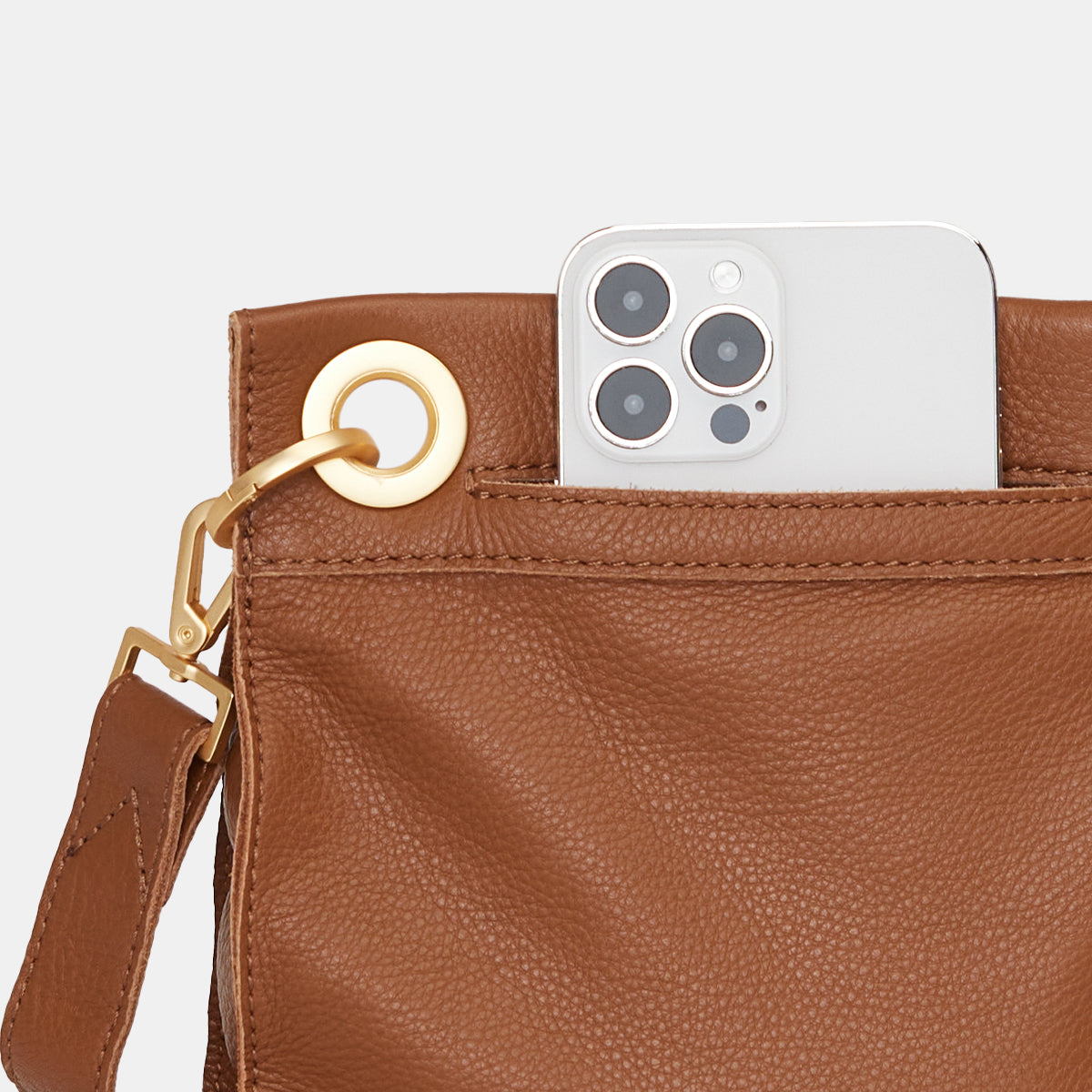 Tony-Sml-Mahogany-Pebble-BG-R-Zip-Back-View-Detail