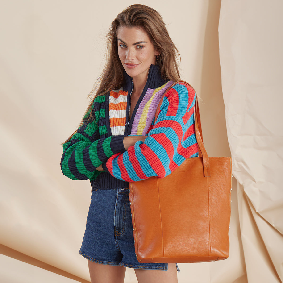 Addie-Tote-Candlelight-Orange-Model-View-2