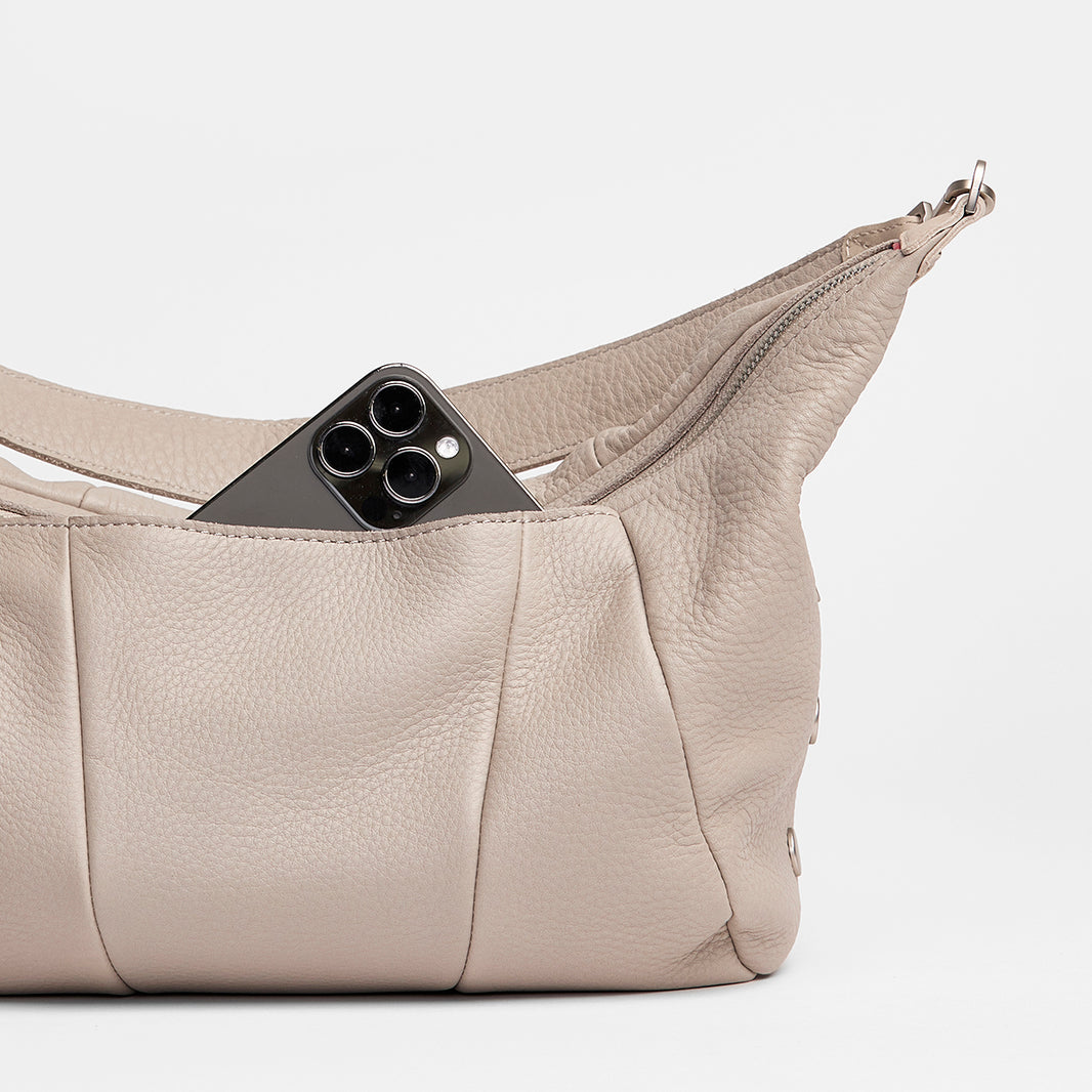Women's Functional and Stylish Leather Tote Bags – HAMMITT