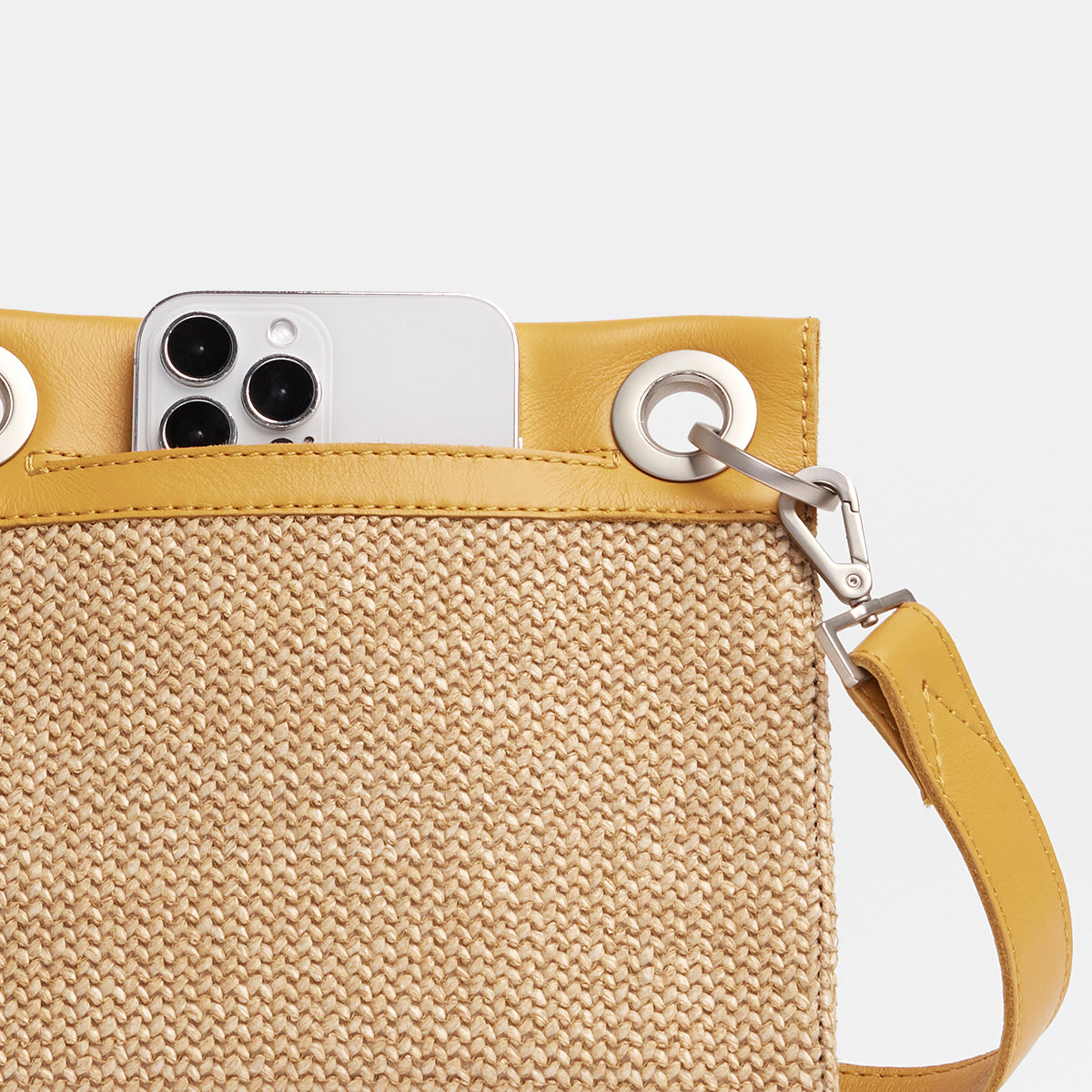 Tony-Sml-Chanterelle-Raffia-Detail-View